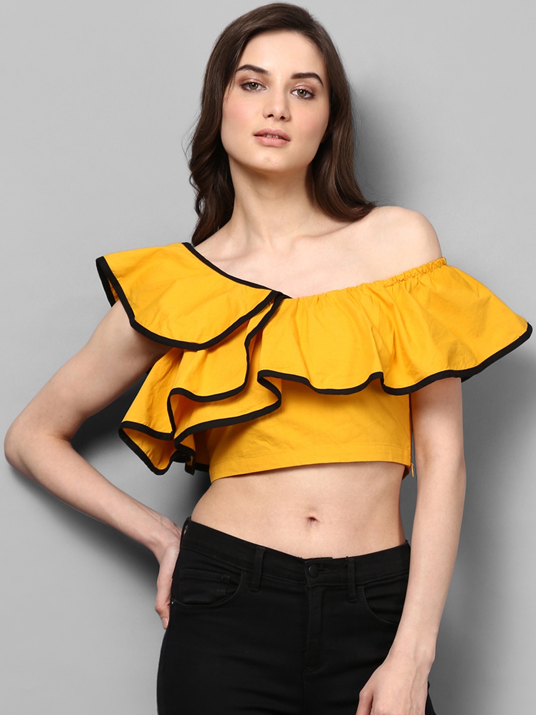 

STREET 9 Women Yellow Solid Tube Top