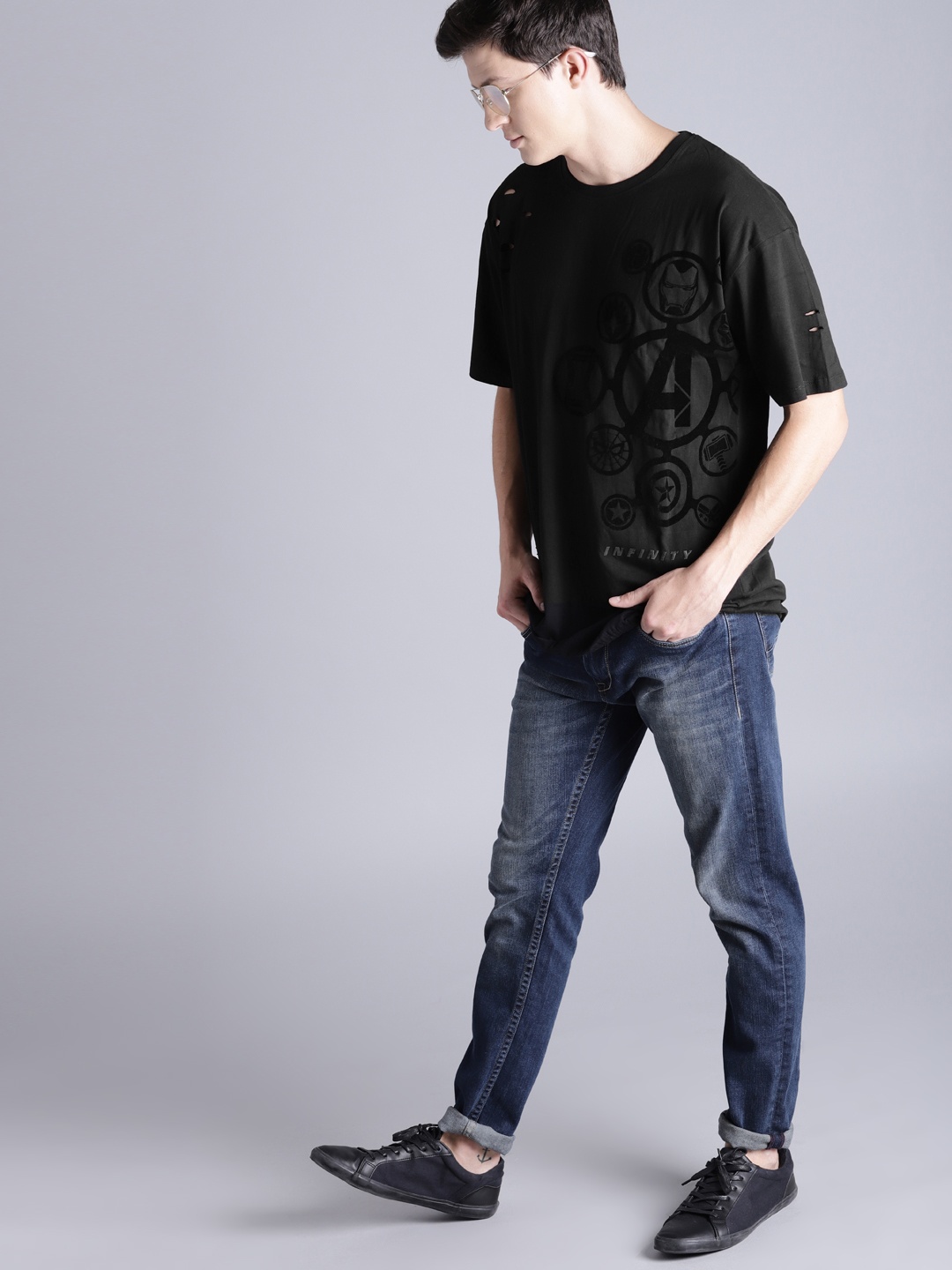 

Kook N Keech Marvel Men Black Longline Razor Cut T-shirt