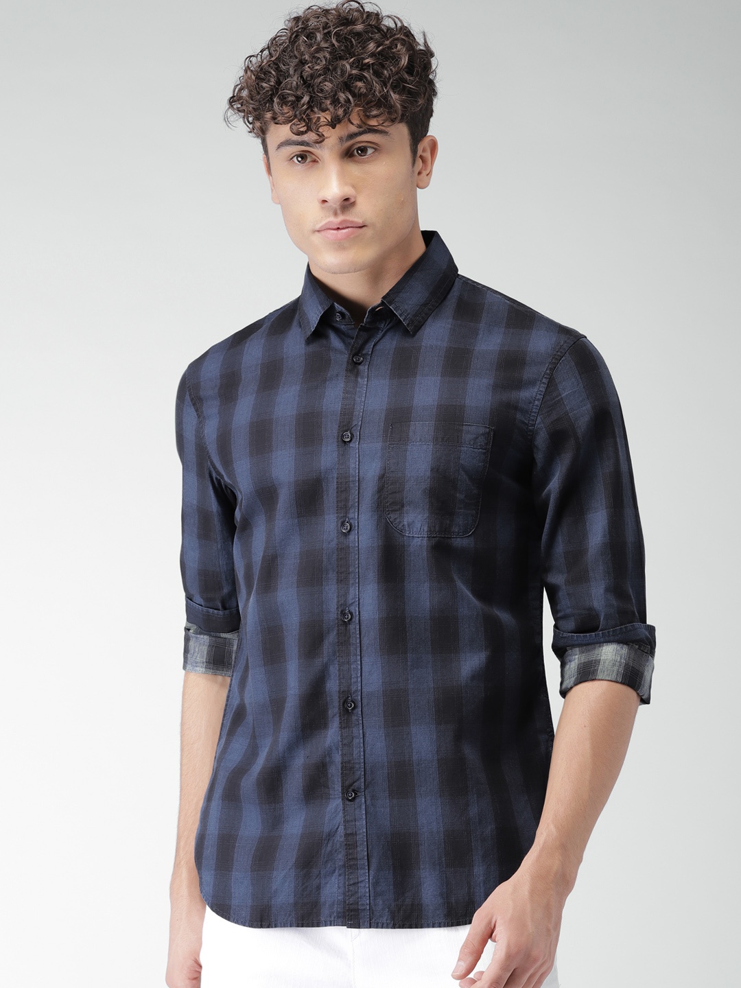 

Celio Men Blue & Black Regular Fit Checked Casual Shirt