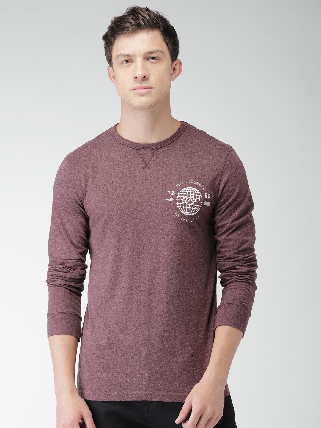 

Celio Men Burgundy Solid Round Neck T-shirt