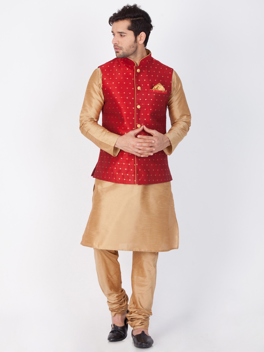 

VASTRAMAY Men Maroon & Gold-Toned Solid Kurta with Churidar