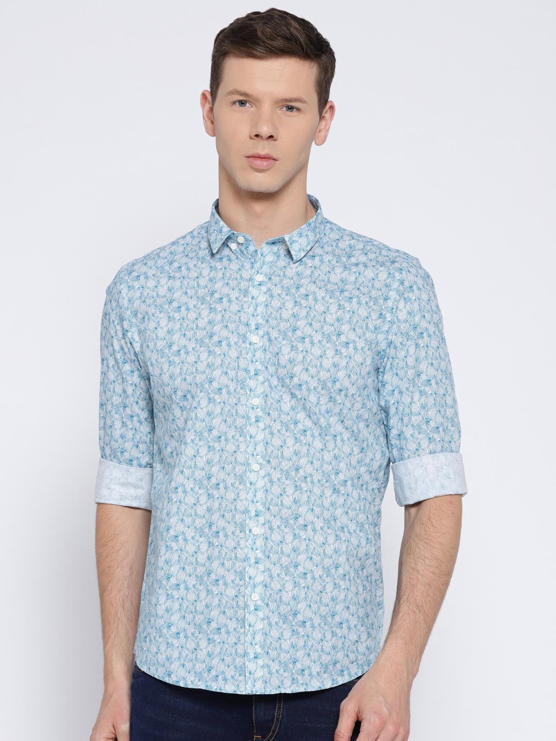 

Blackberrys Men White & Blue Slim Fit Printed Casual Shirt