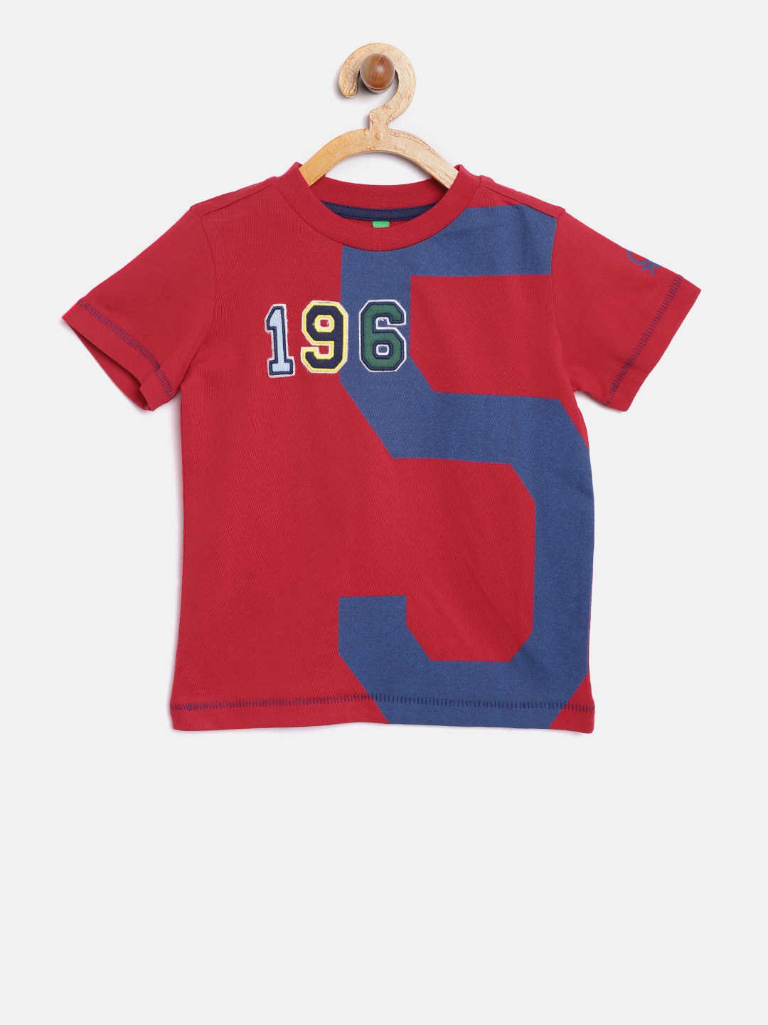 

United Colors of Benetton Boys Red Solid Round Neck T-shirt