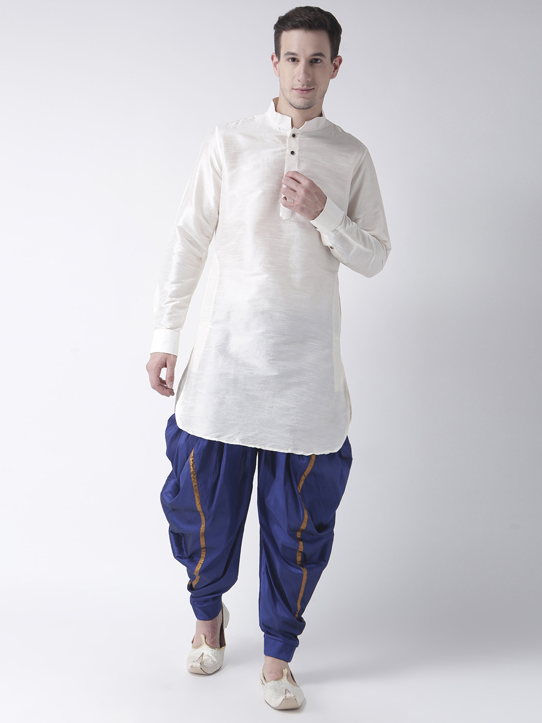 

DEYANN Men Off-White & Blue Solid Kurta with Patiala