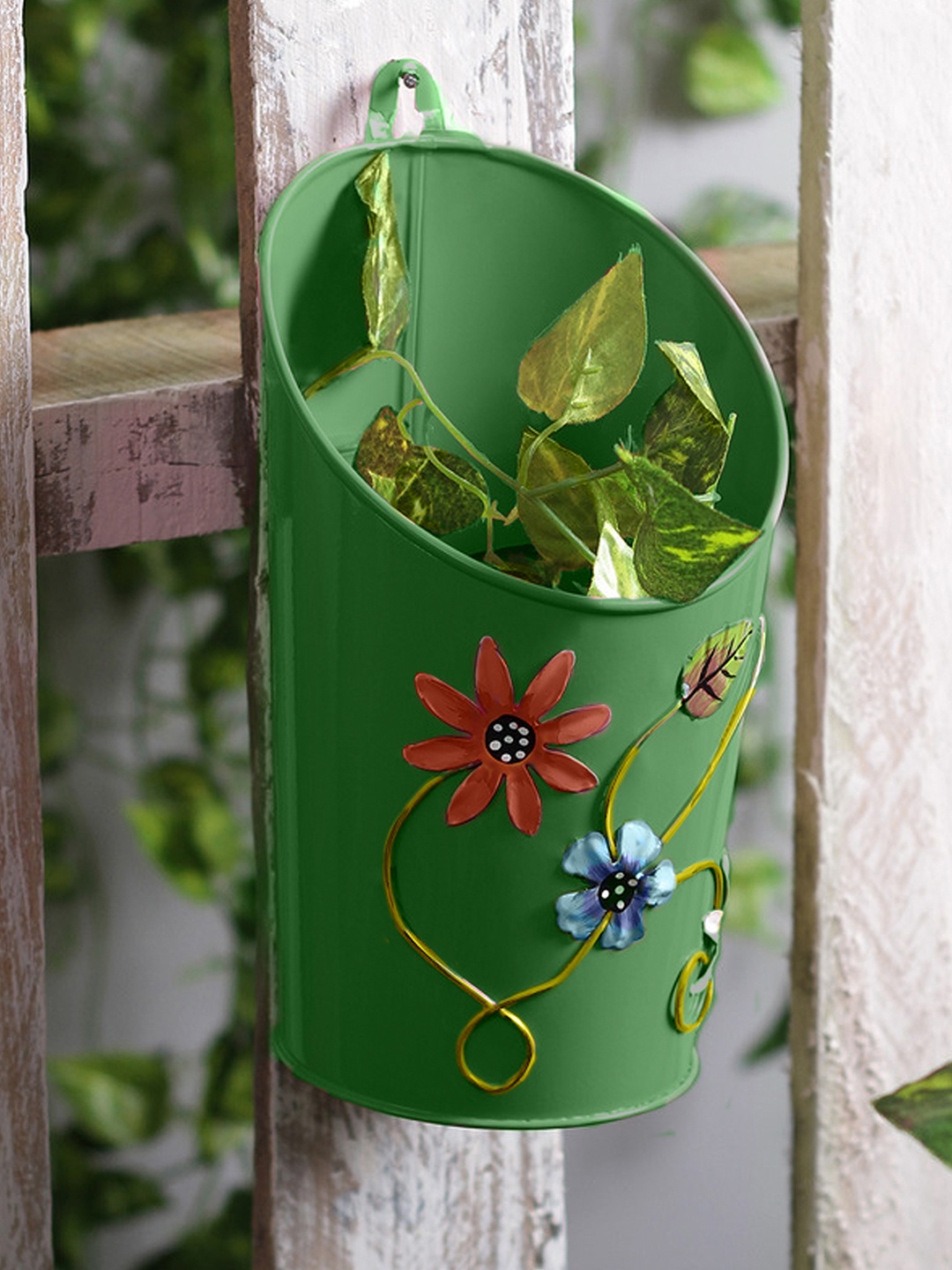 

green girgit Metal Green Planter