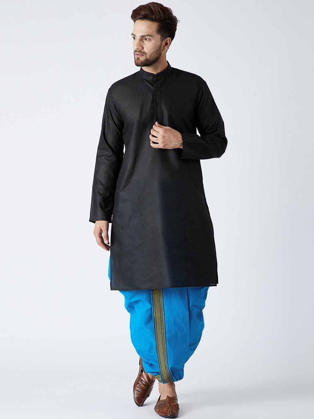 

SOJANYA Men Black & Blue Solid Kurta with Dhoti Pants