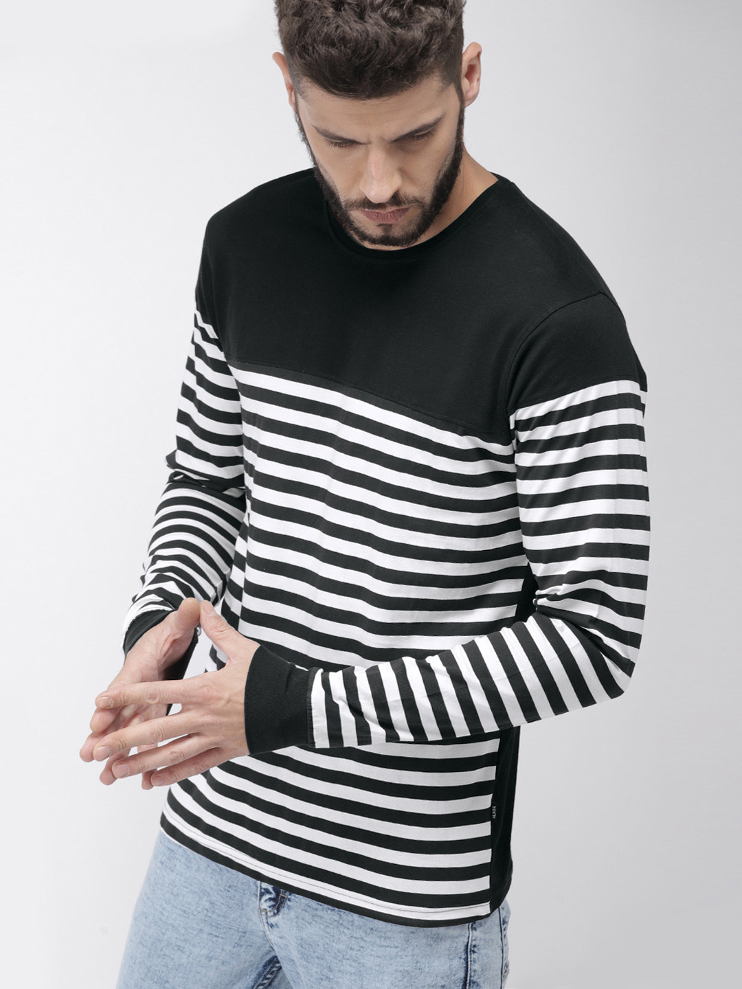 

HIGHLANDER Men Black & White Striped Round Neck T-shirt