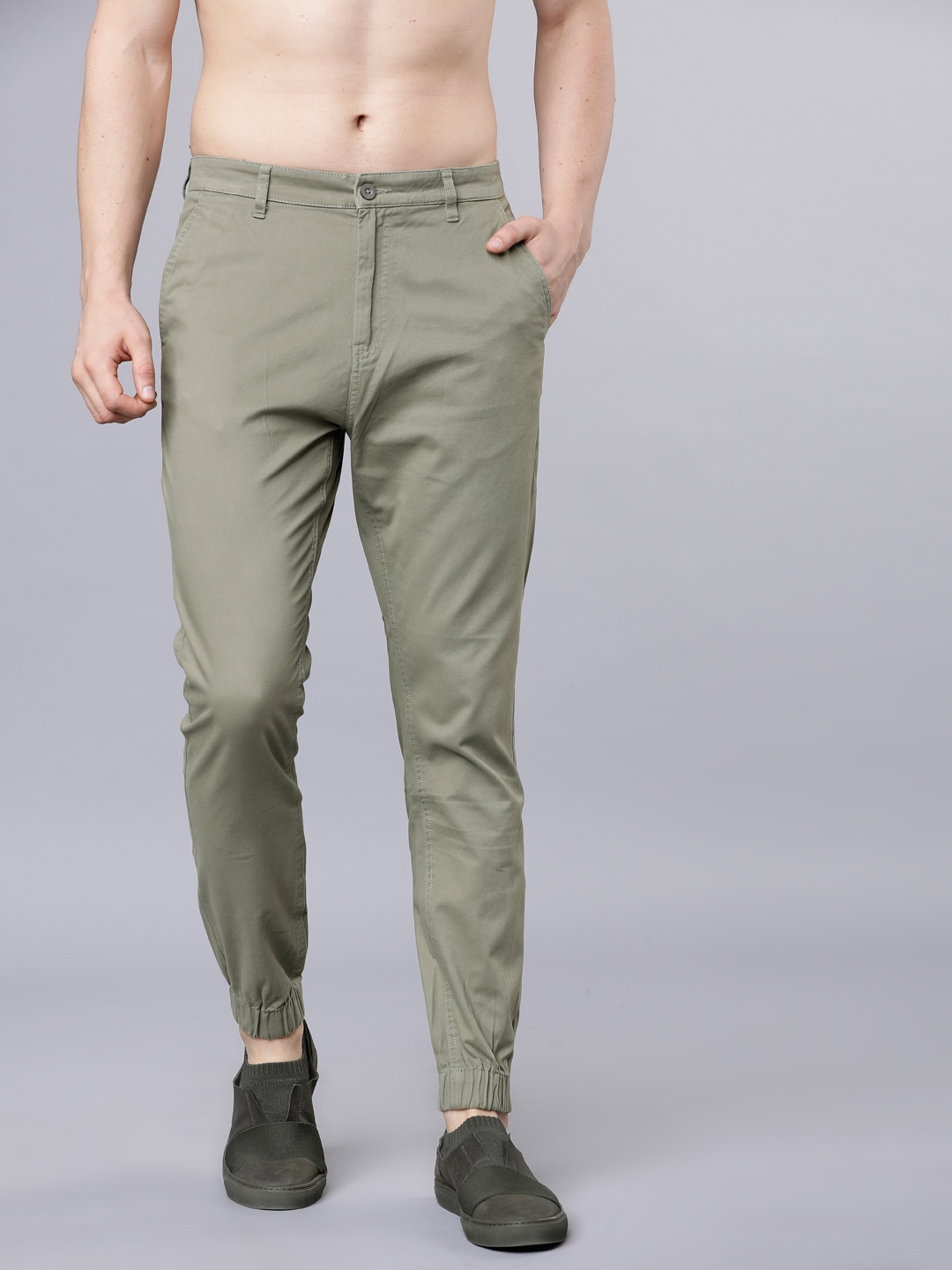 

HIGHLANDER Men Olive Green Slim Fit Solid Regular Trousers