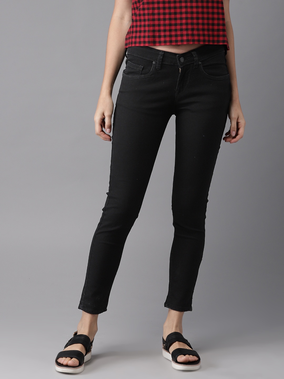 

HERE&NOW Women Black Skinny Fit Mid-Rise Cropped Clean Look Stretchable Jeans