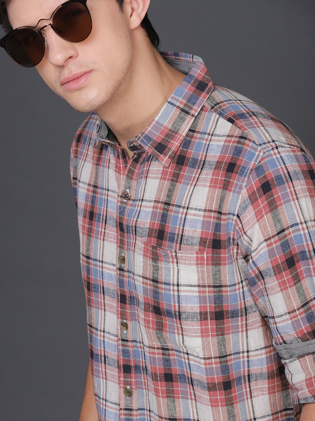 

WROGN Men Off-White & Red Slim Fit Checked Casual Shirt