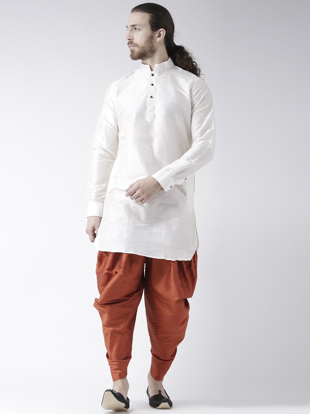 

DEYANN Men Off-White & Orange Solid Kurta with Patiala