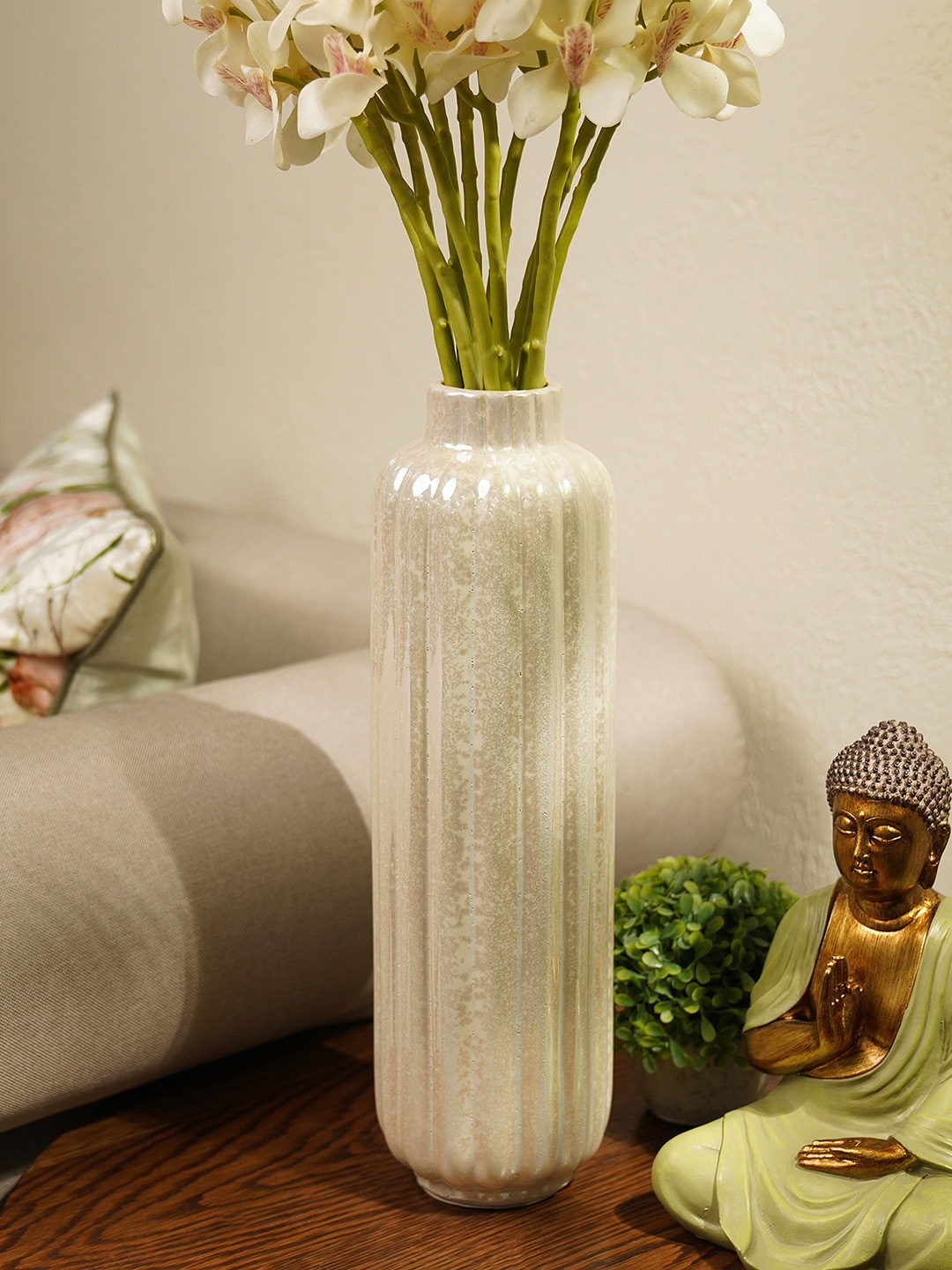 

Pure Home and Living Cream Cylindrical-Shaped Handcrafted Decorative Vase