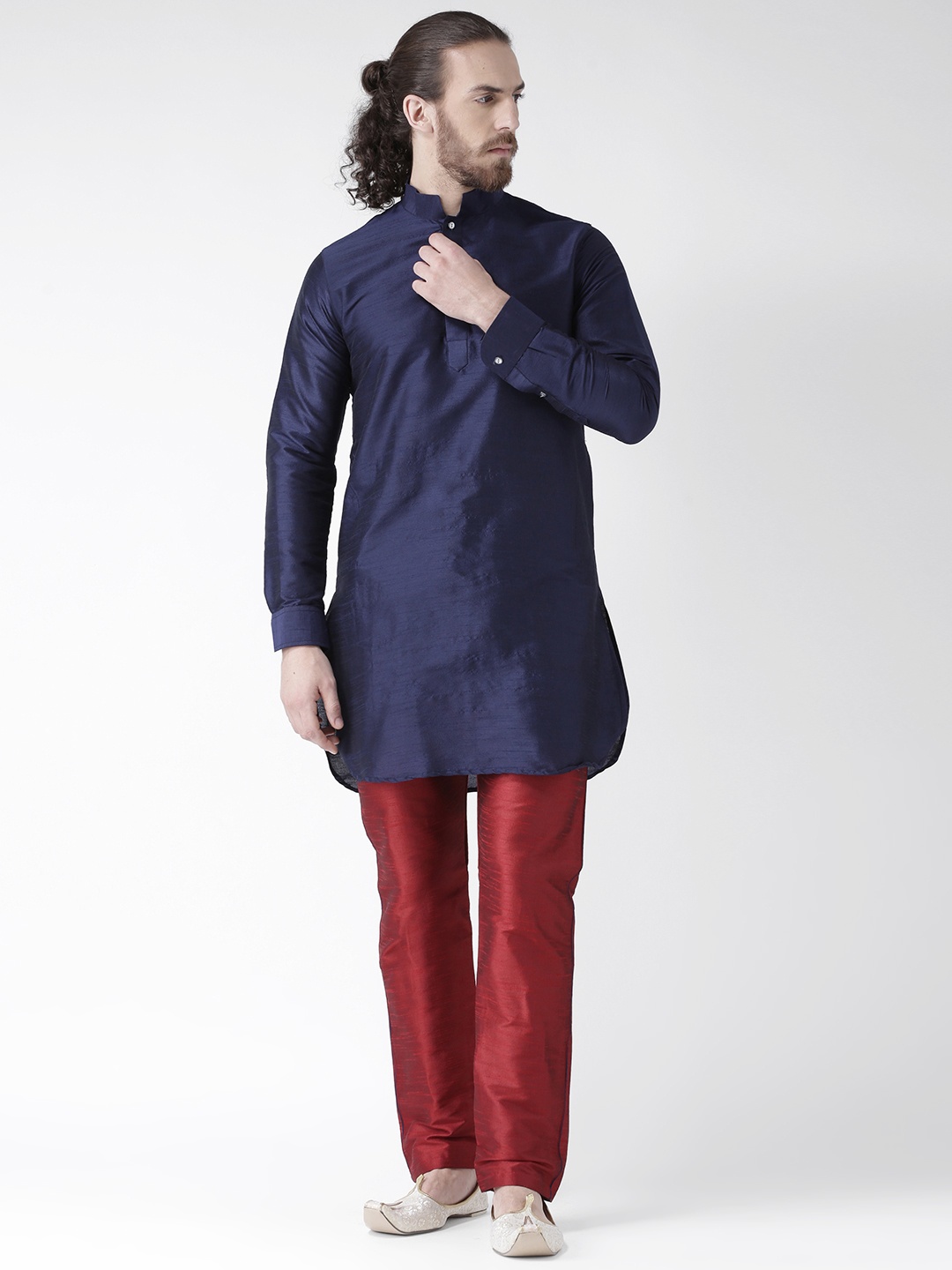 

DEYANN Men Navy Blue & Maroon Solid Kurta with Pyjamas