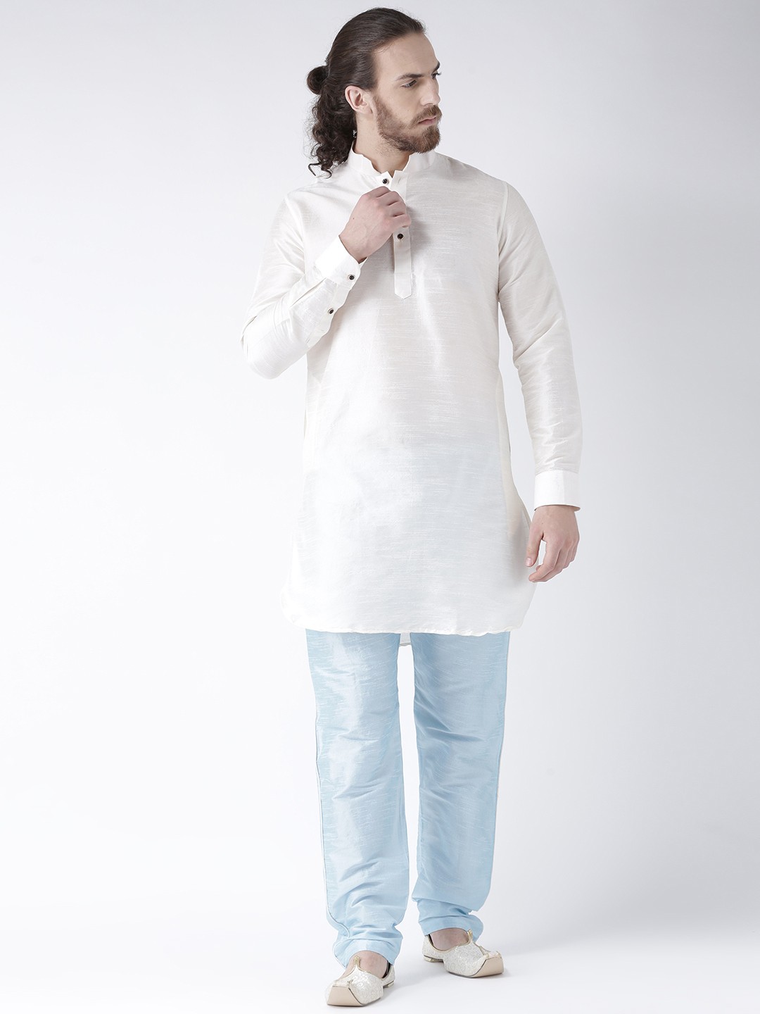 

DEYANN Men Off-White & Blue Solid Kurta with Pyjamas