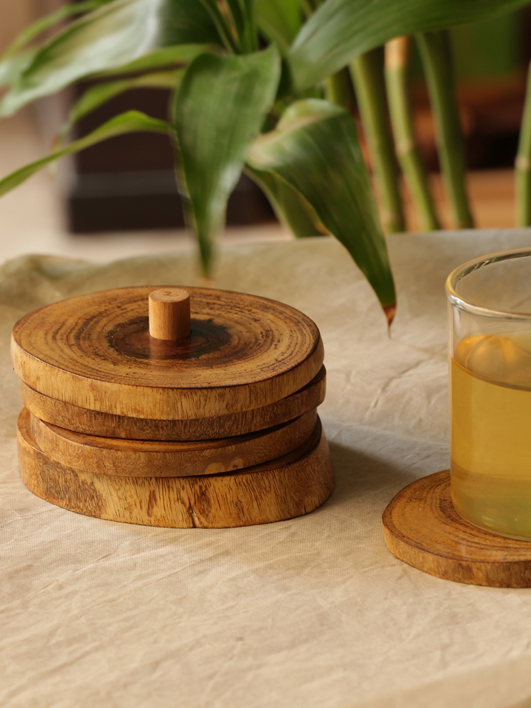 

ExclusiveLane Set of 4 Brown Wooden Handcrafted Coasters