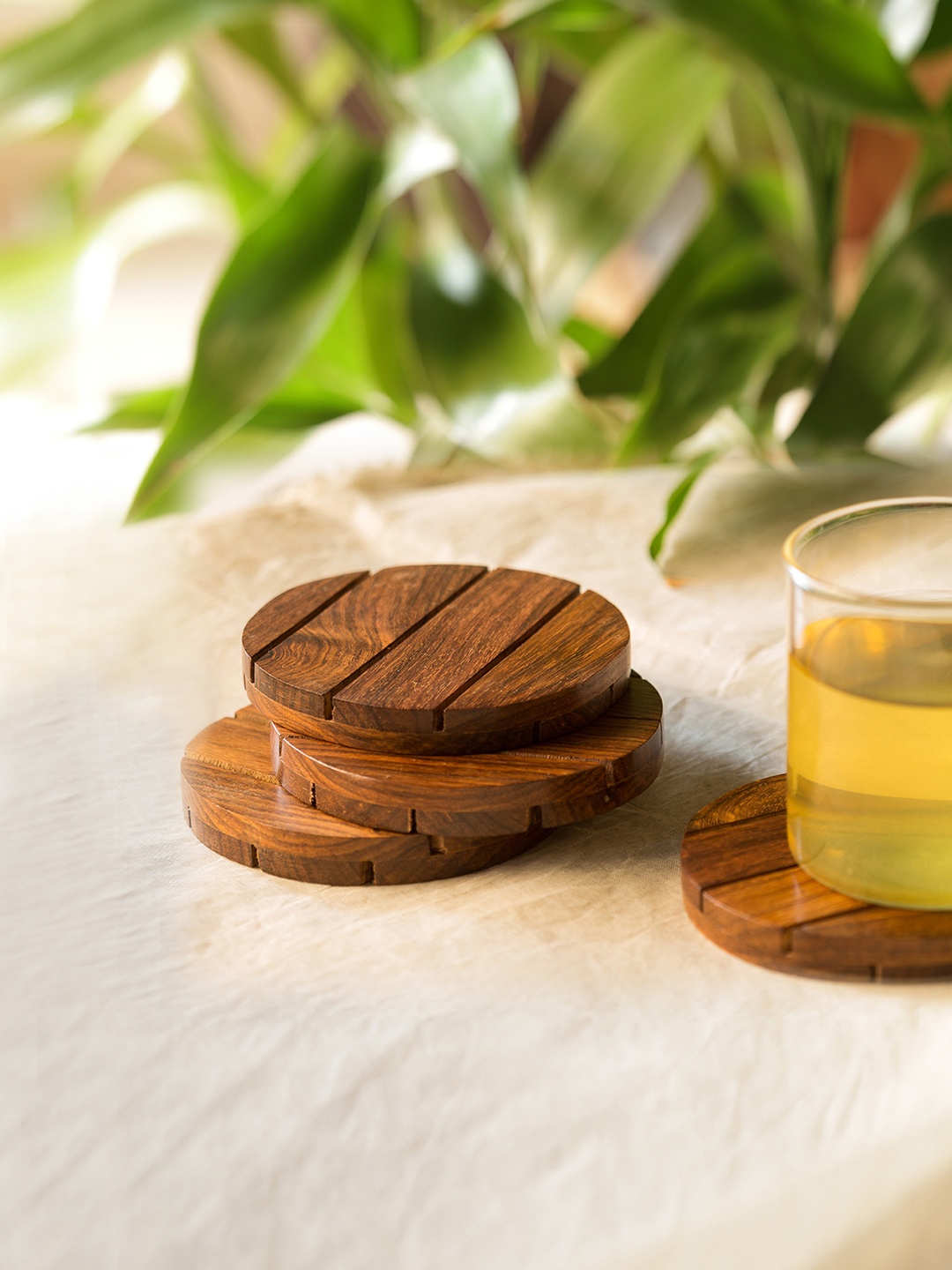 

ExclusiveLane Set of 4 Brown Wooden Handcrafted Brown Coasters