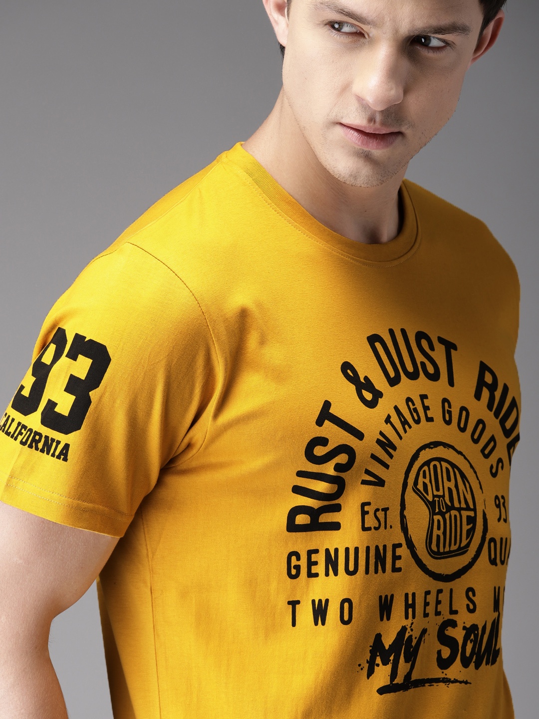 

HERENOW Men Mustard Yellow Printed Round Neck Pure Cotton T-shirt