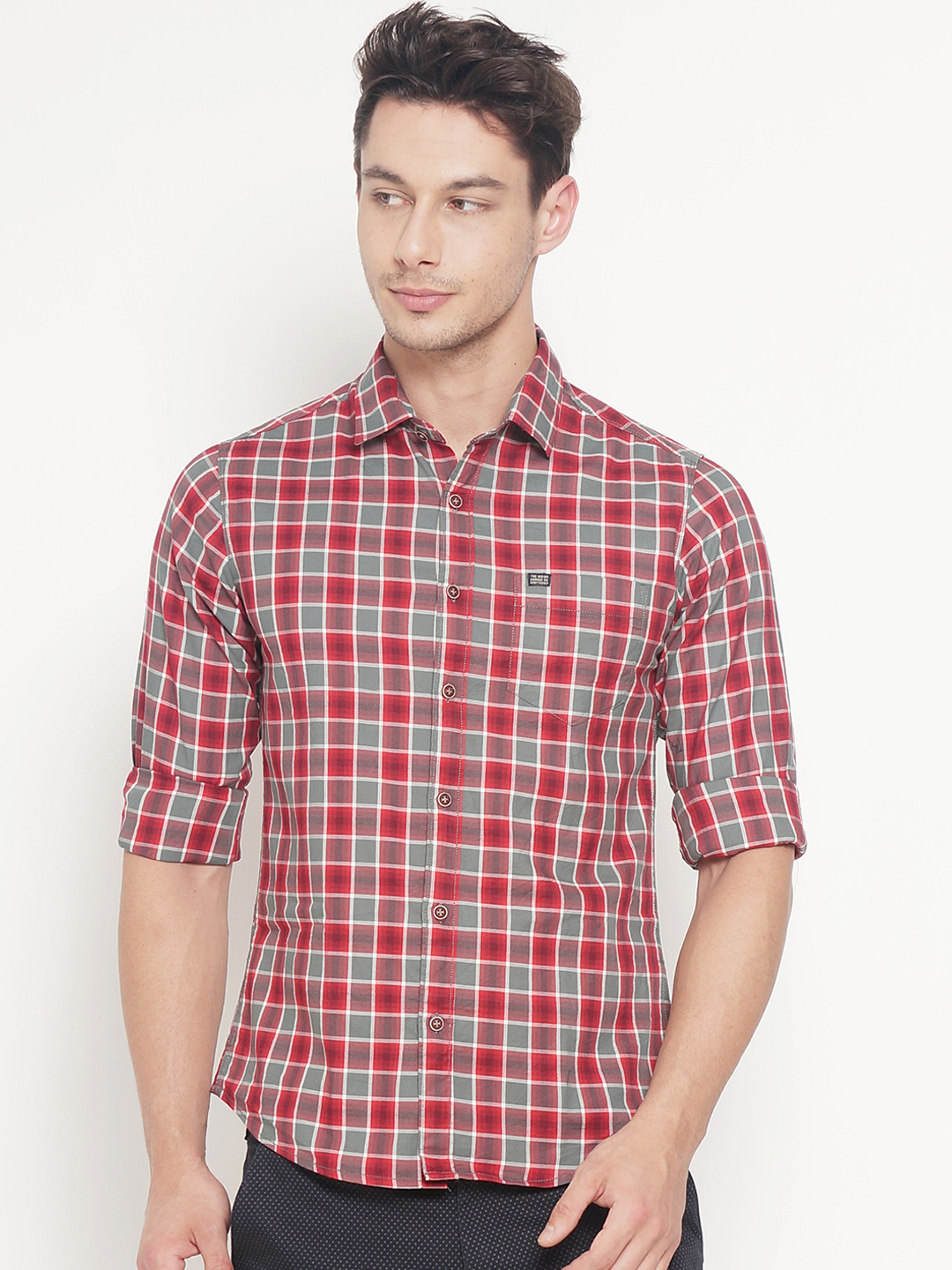 

The Indian Garage Co Men Red & Grey Slim Fit Checked Casual Shirt