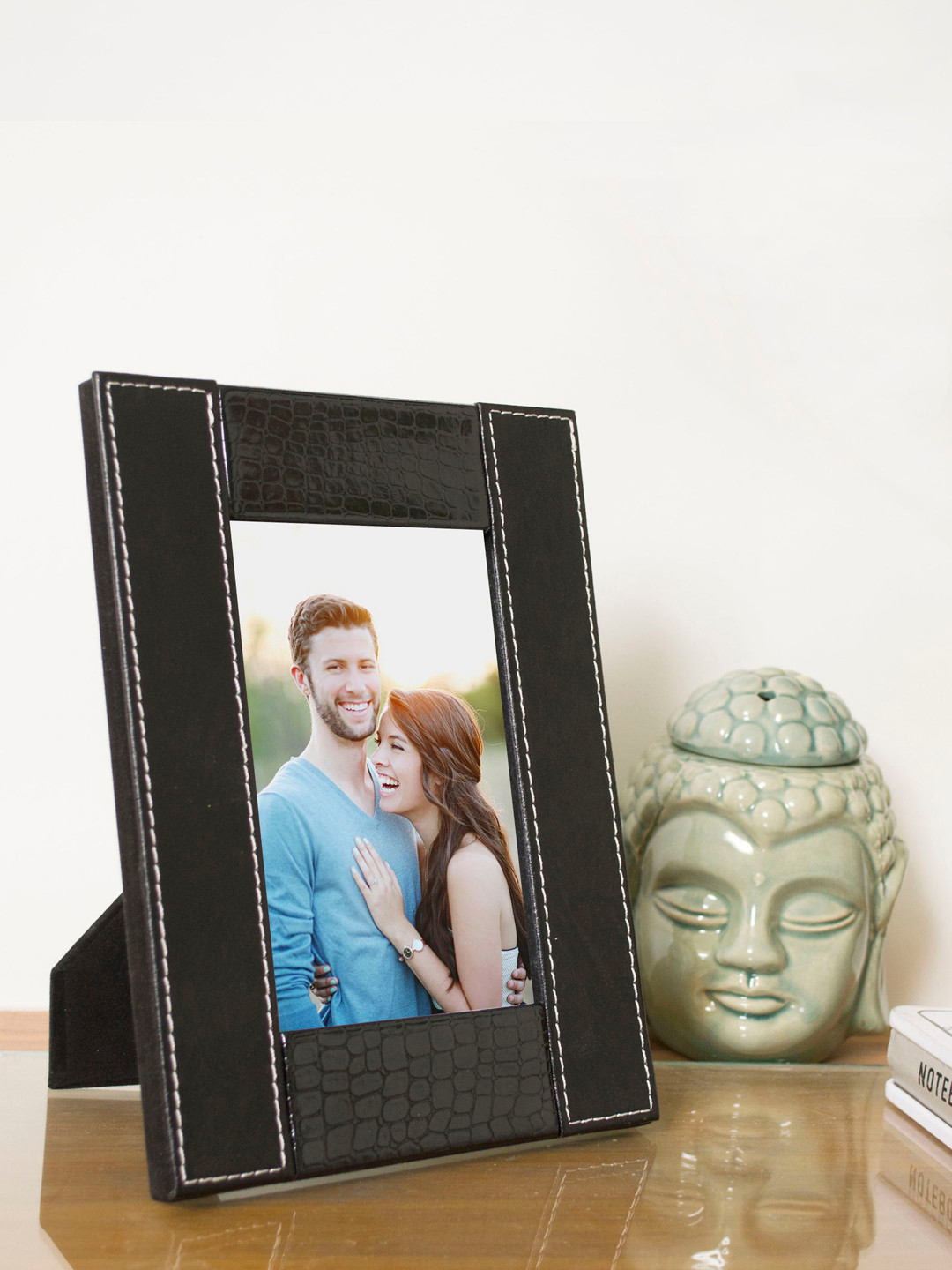 

Art street Black Textured Photo Frame