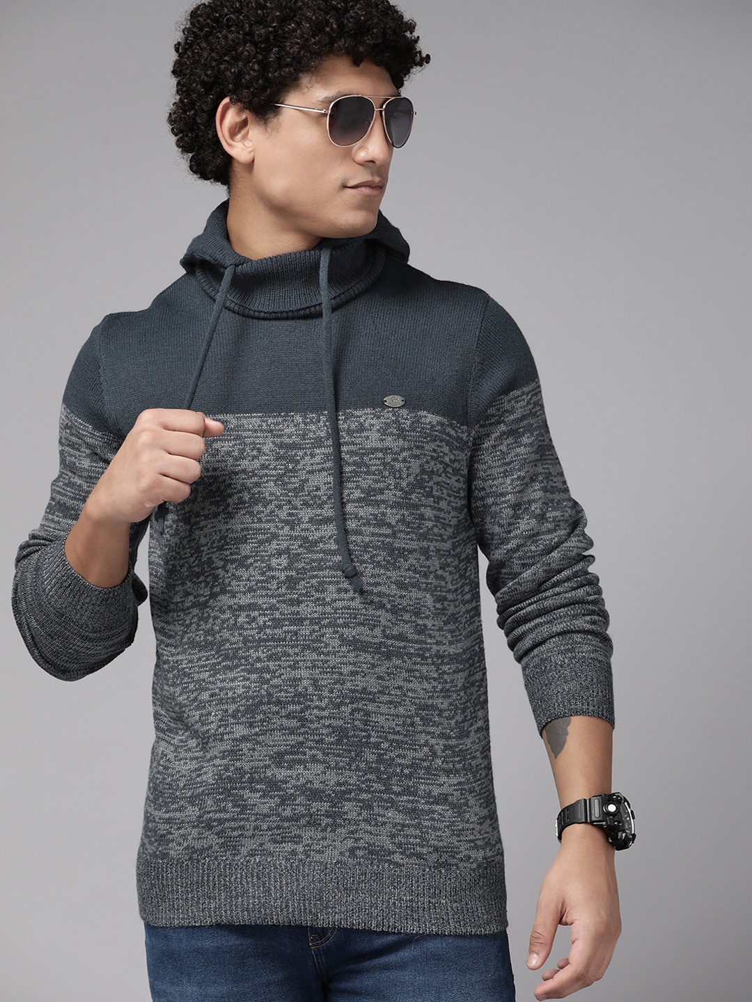 

Roadster The Lifestyle Co. Men Colourblocked Hooded Pullover, Grey