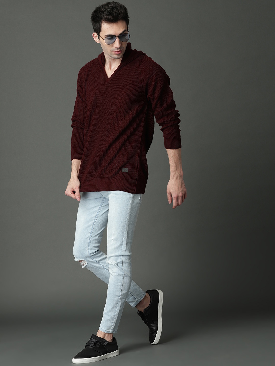 

Roadster Men Burgundy Solid Hooded Sweater