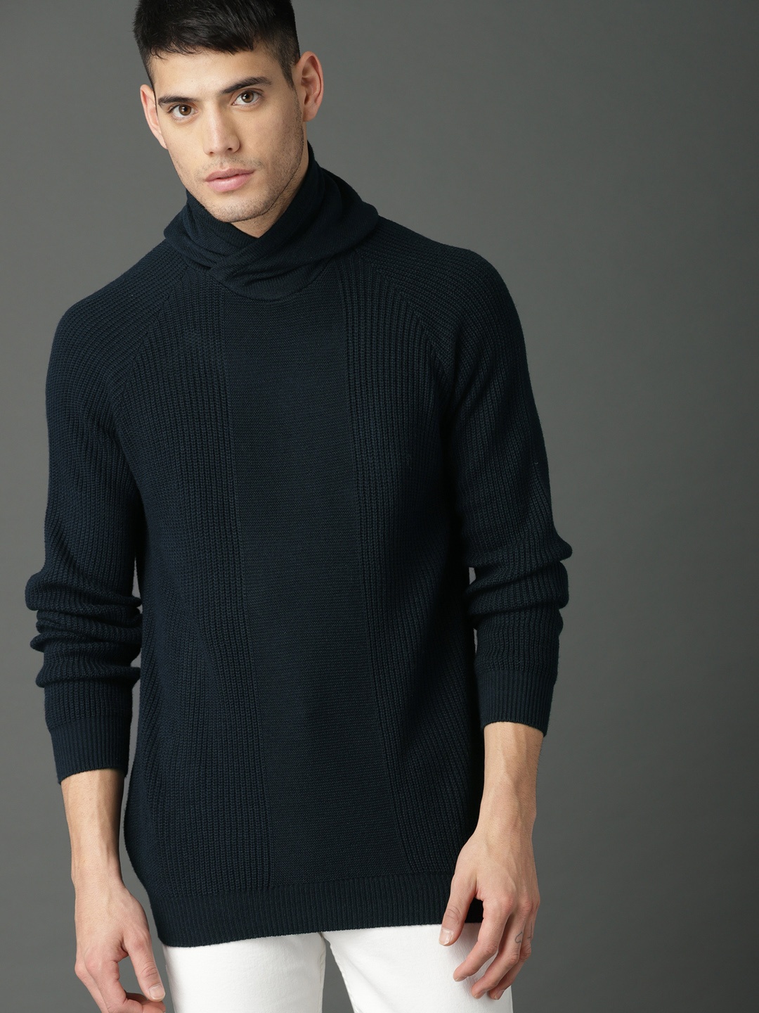

Roadster Men Navy Blue Solid Pullover Sweater