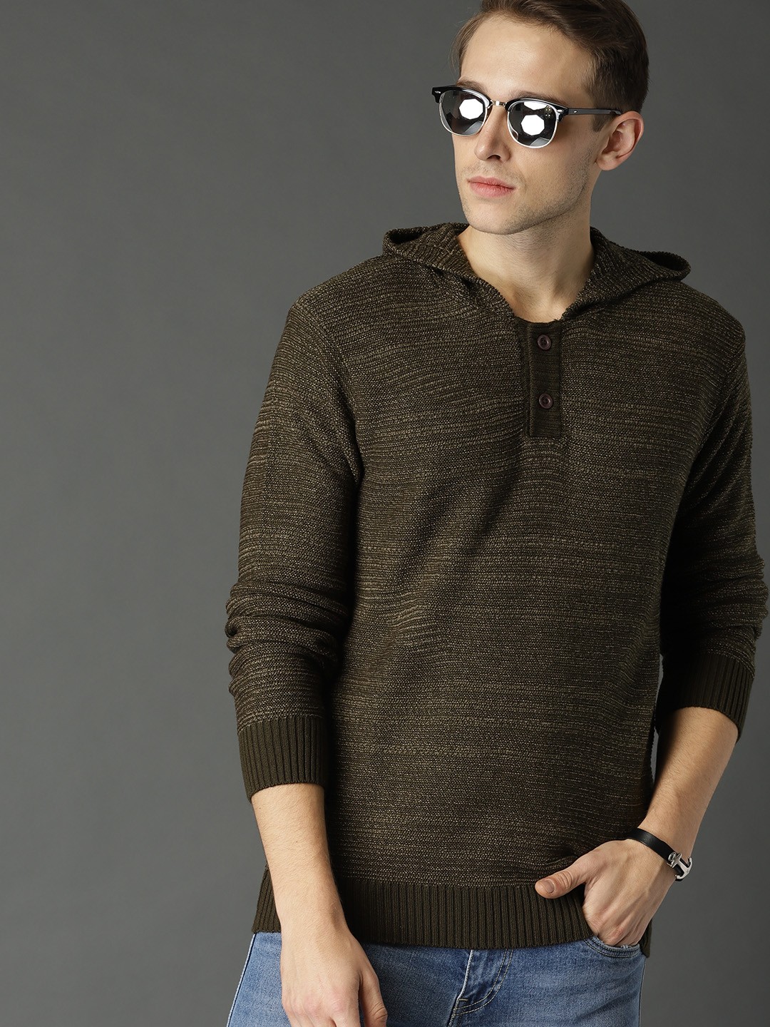 

Roadster Men Olive Green Solid Hooded Sweater