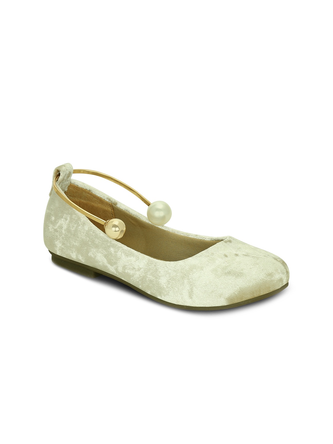 

Get Glamr Women Off-White Solid Synthetic Ballerinas