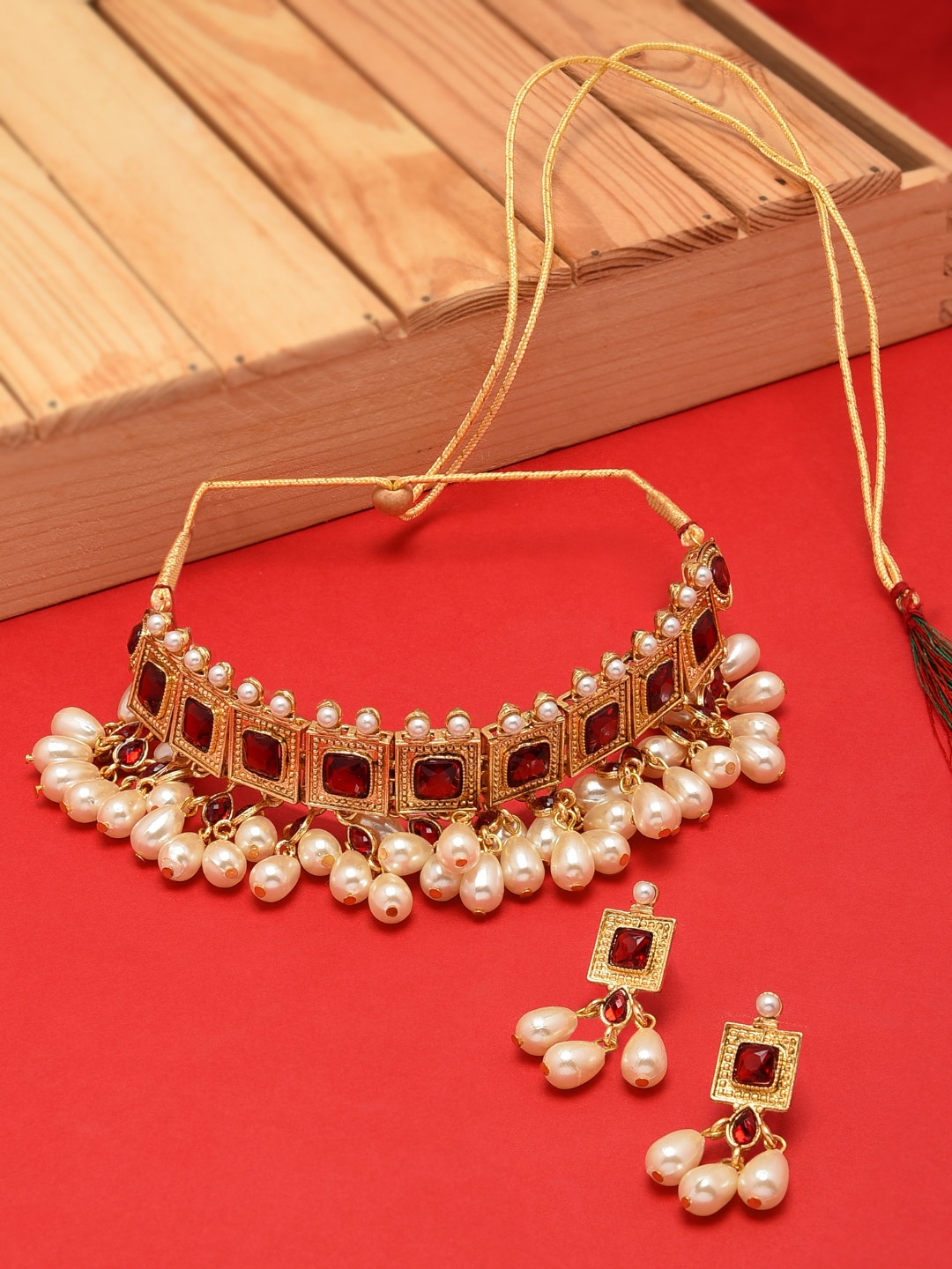 

Zaveri Pearls Cream-Coloured & Red Gold-Plated Jewellery Set