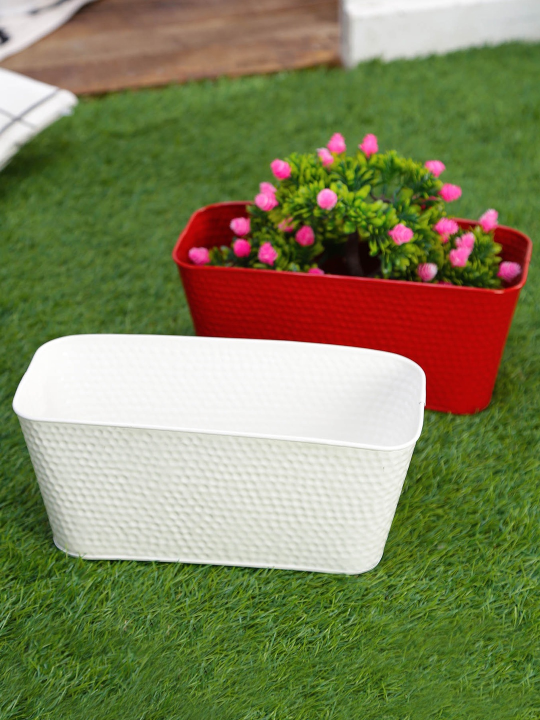 

green girgit Set Of 2 Planters, Red