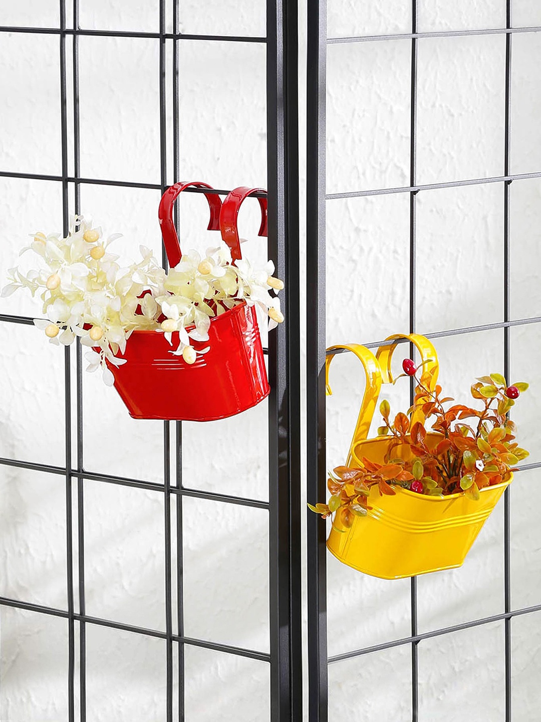 

green girgit Set of 2 Yellow & Red Solid Oval Hanging Planters