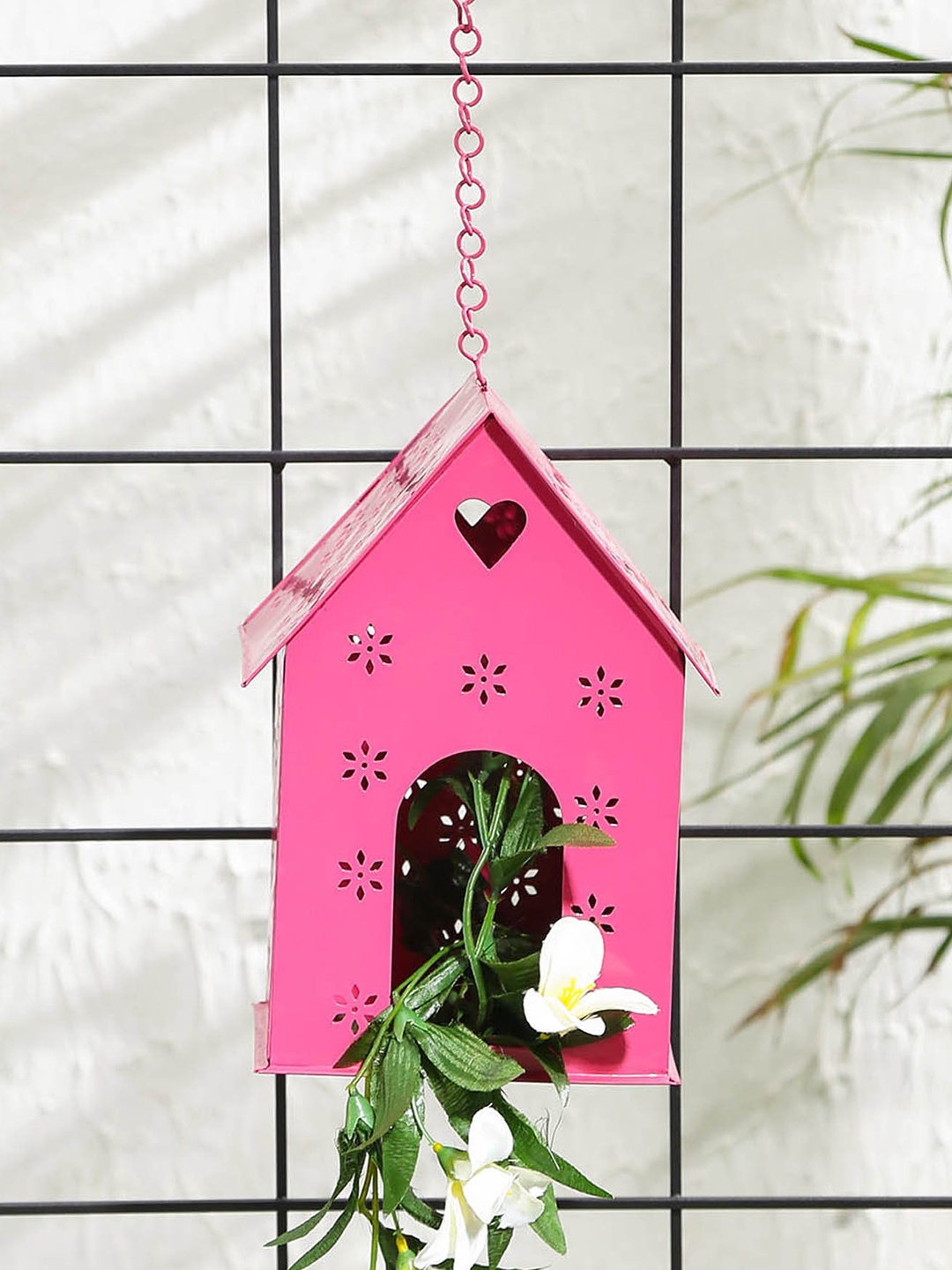 

green girgit Pink Hut Shape Bird House Planter