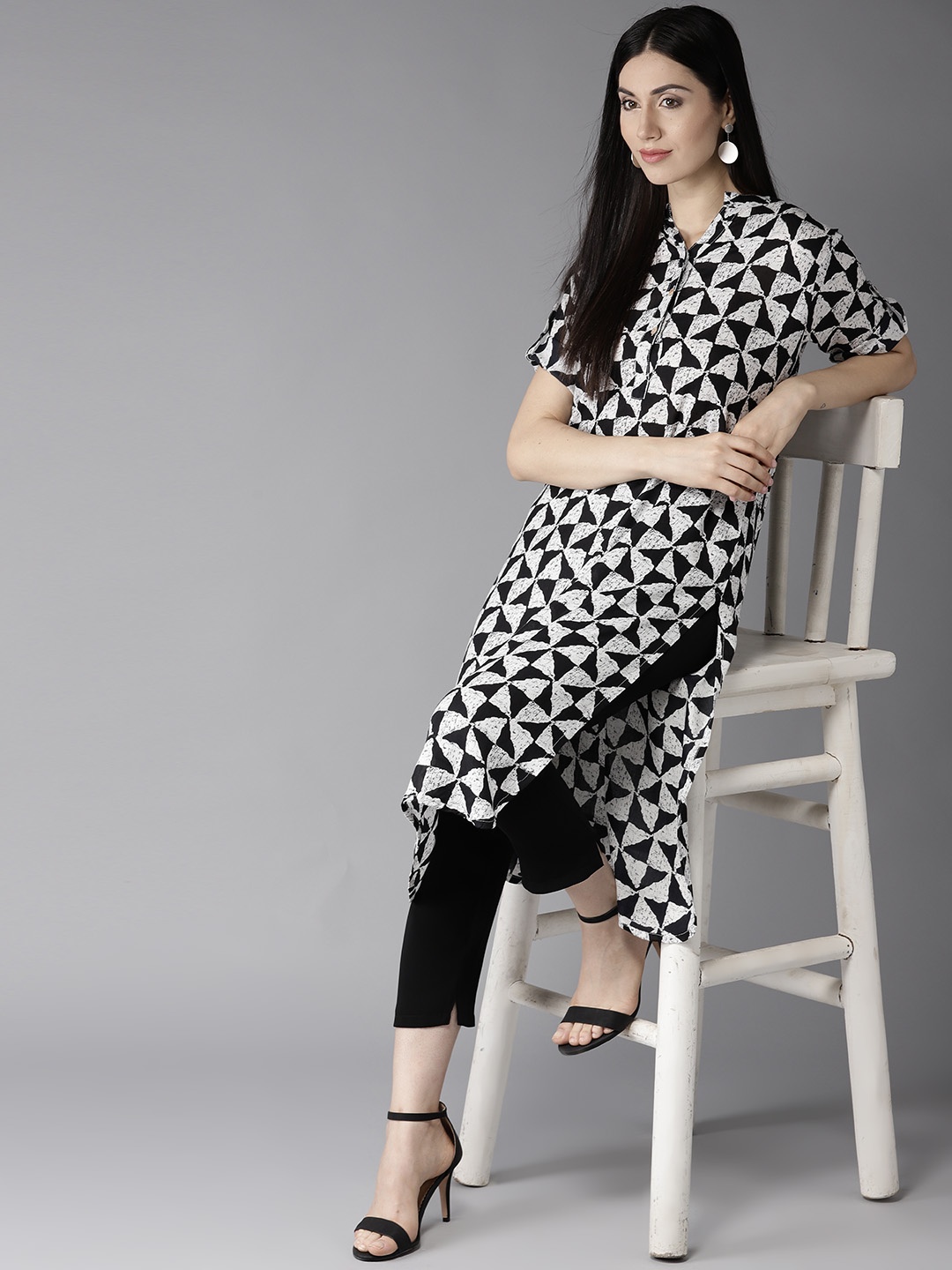 

HERE&NOW Women Black & White Printed Straight Kurta
