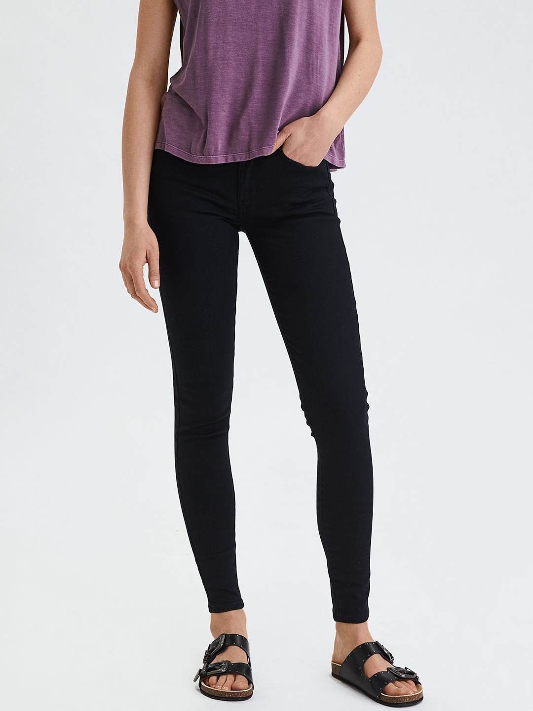

AMERICAN EAGLE OUTFITTERS Women Black Skinny Fit Mid-Rise Clean Look Stretchable Jeans