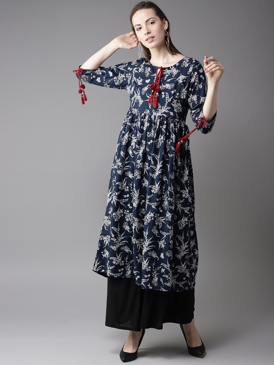 

HERE&NOW Women Navy & White Floral Printed A-Line Kurta, Navy blue