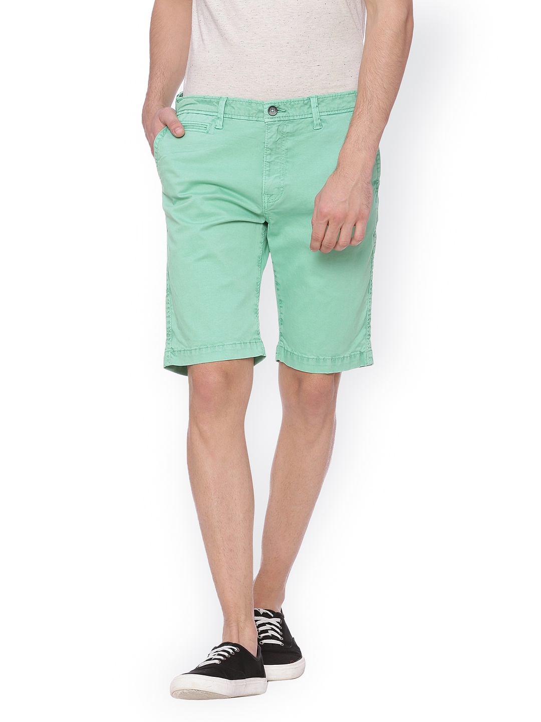 Basics Men Sea Green Solid Regular Fit Regular Shorts