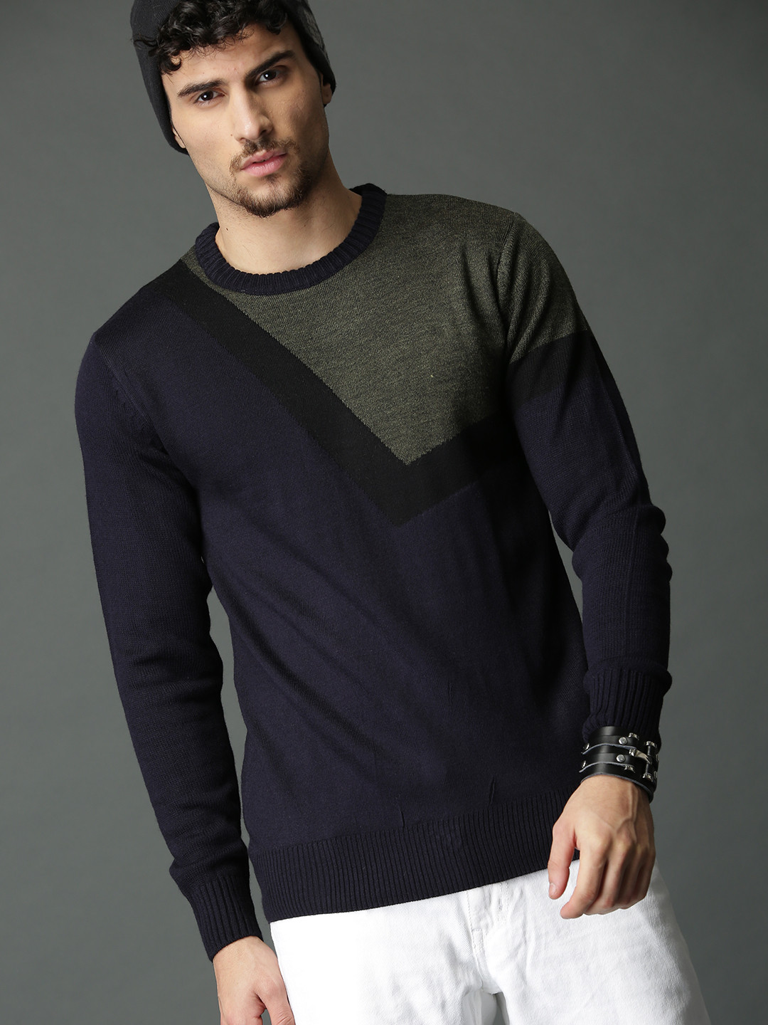 

Roadster Men Navy Blue & Olive Green Colourblocked Pullover