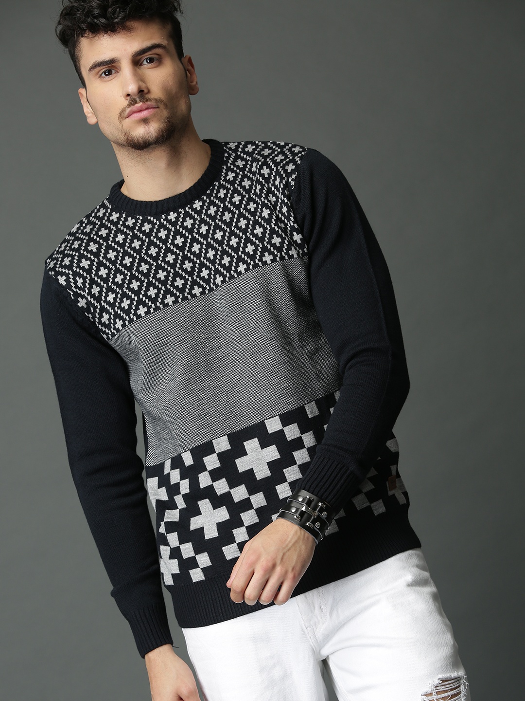 

Roadster Men Navy Blue & Grey Melange Self Design Pullover