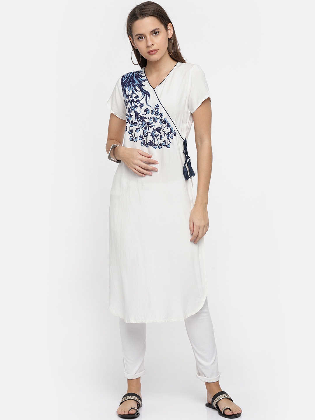

Karigari Women White & Blue Solid Straight Kurta