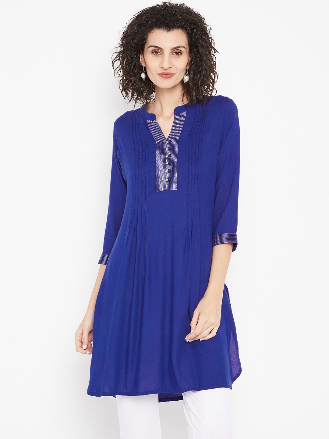 

Karigari Women Blue Solid Straight Kurta