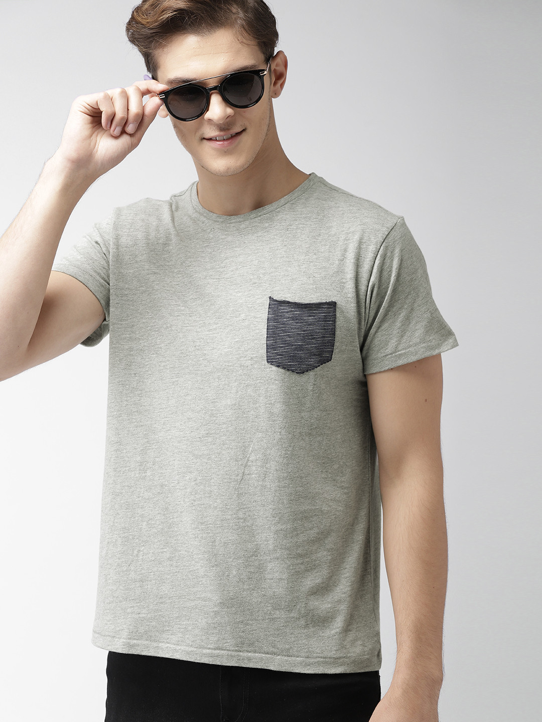 

Mast & Harbour Men Grey Melange Solid Round Neck T-shirt