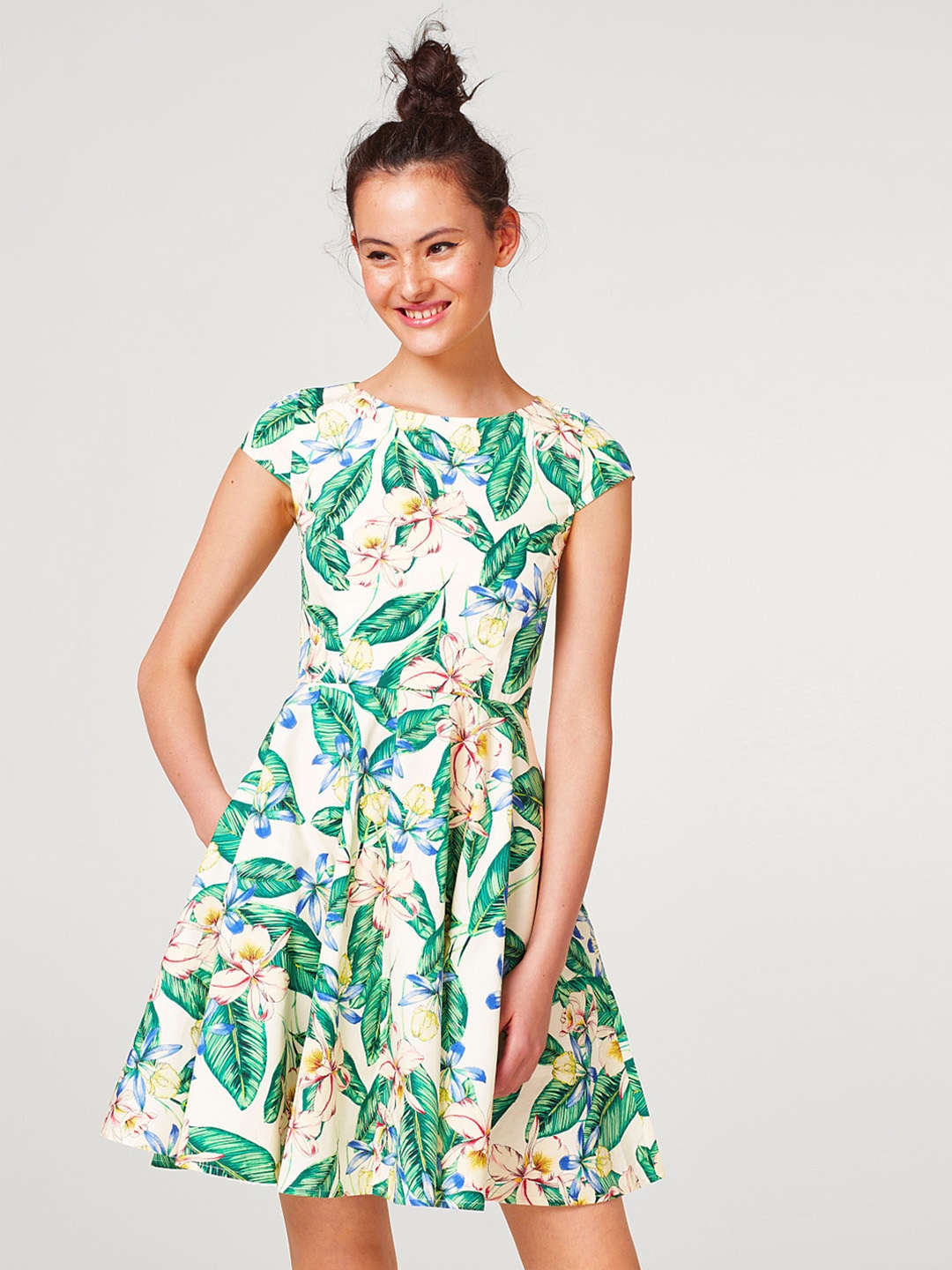 

ESPRIT Women Off-White & Green Printed Fit & Flare Dress