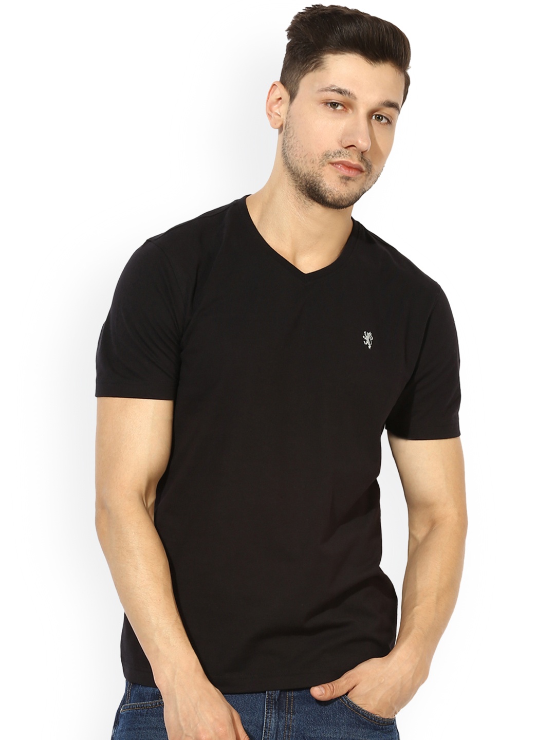 

Red Tape Men Black Solid V-Neck T-shirt