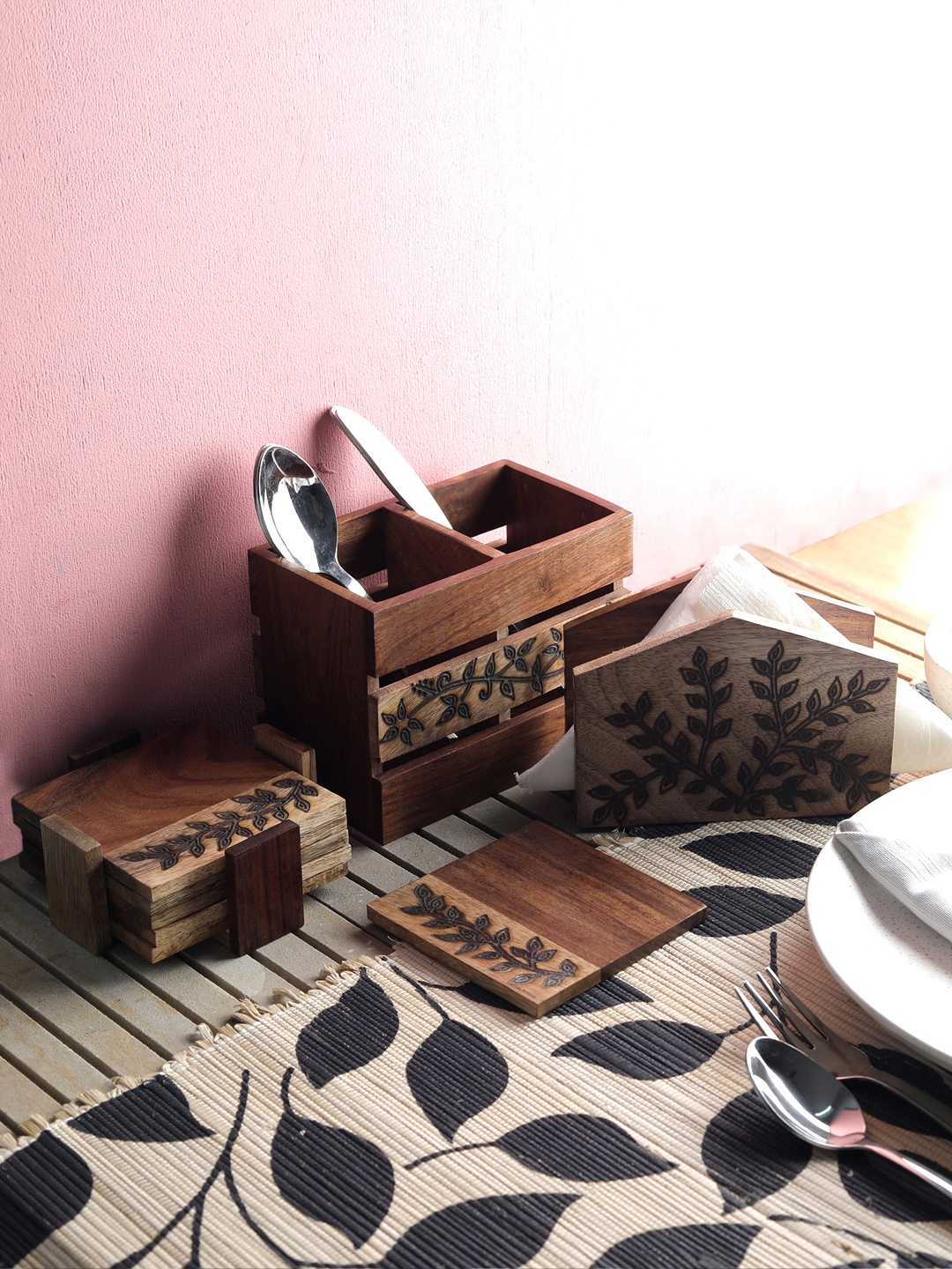 

VarEesha Brown 3-Pieces Printed Wood Tissue Holder Set