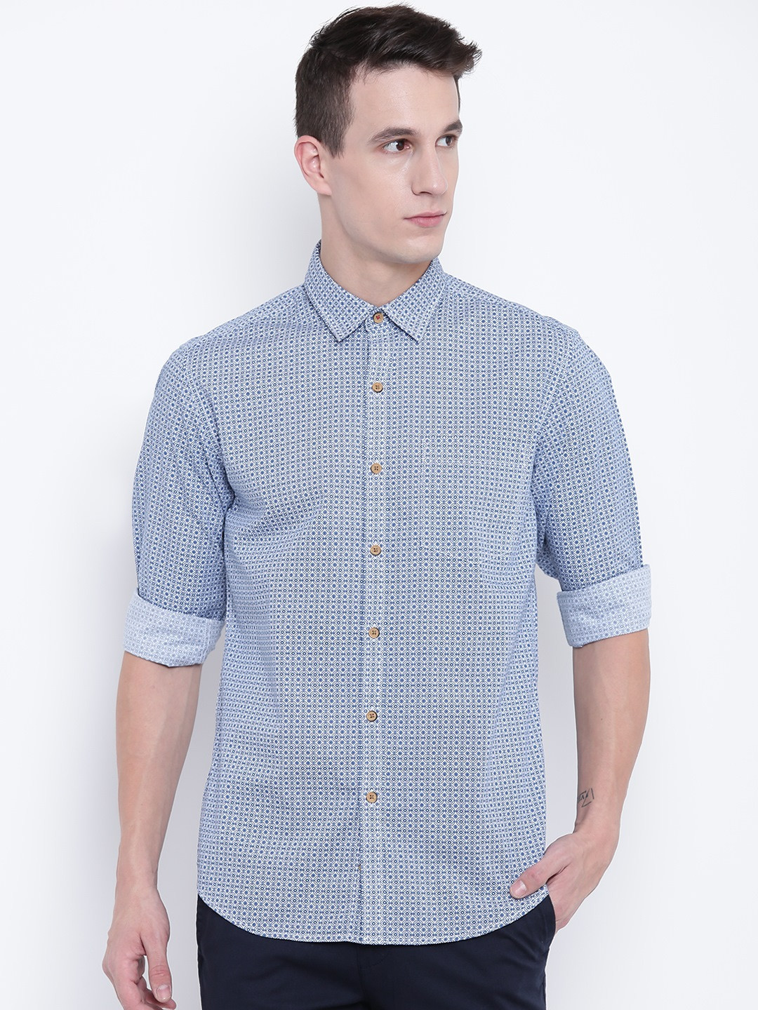 

Wills Lifestyle Men Teal Blue & White Slim Fit Printed Casual Shirt