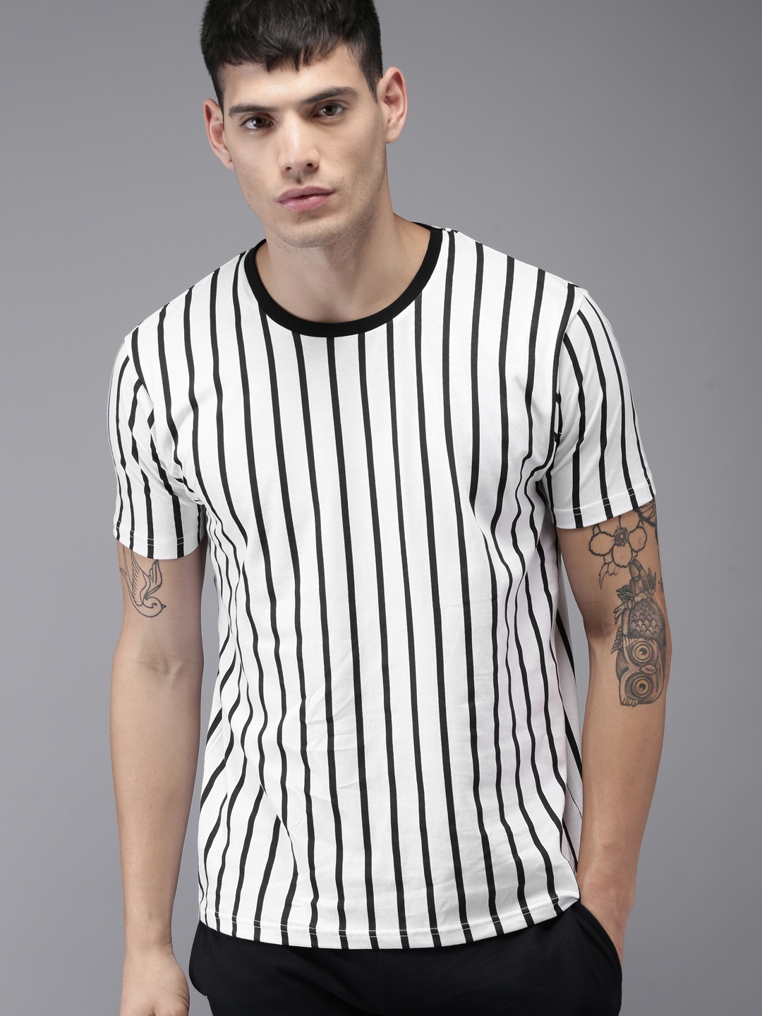 

HERE&NOW Men White & Black Striped Round Neck T-shirt