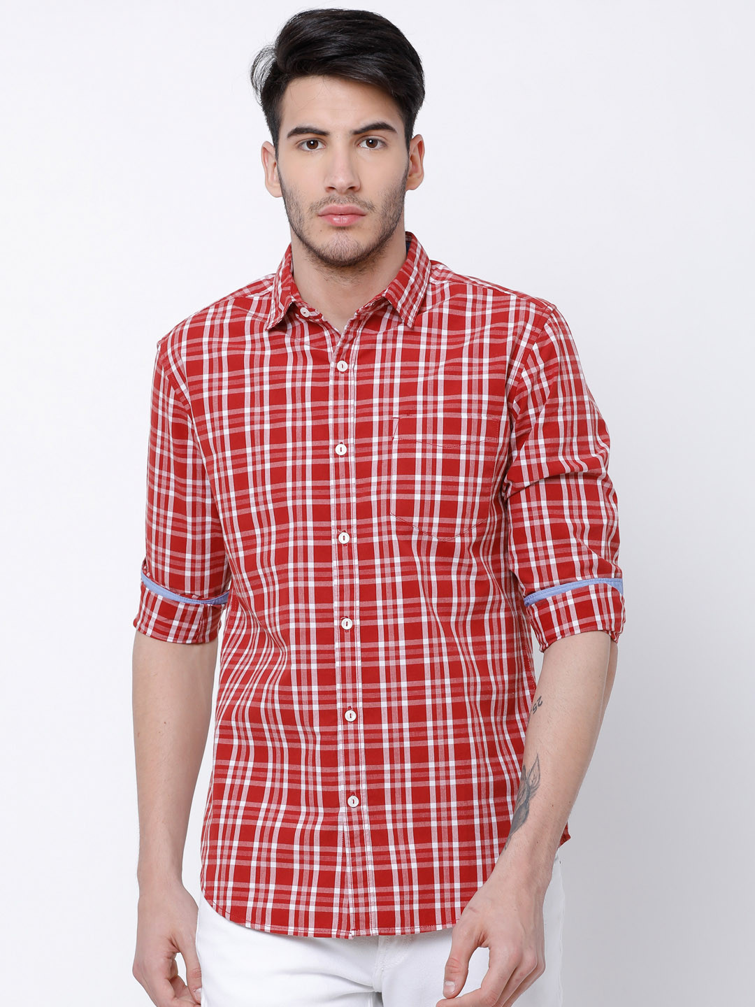 

LOCOMOTIVE Men Red & White Slim Fit Checked Casual Shirt