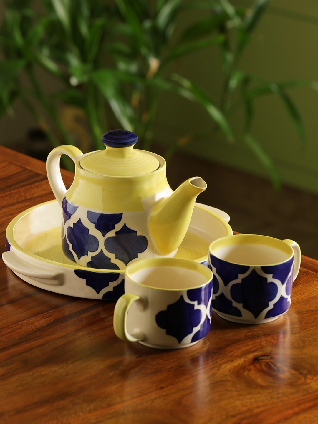 

ExclusiveLane Sea-Tea Ceramic Handpainted Tea Cups Kettle Set With Tray, White