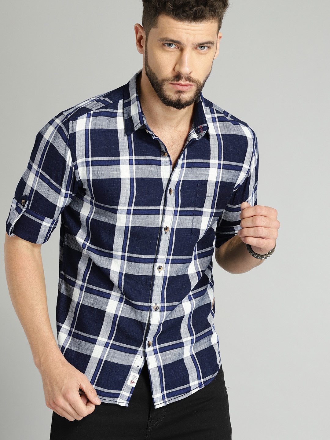 

Roadster Men Navy Blue & White Regular Fit Checked Casual Shirt