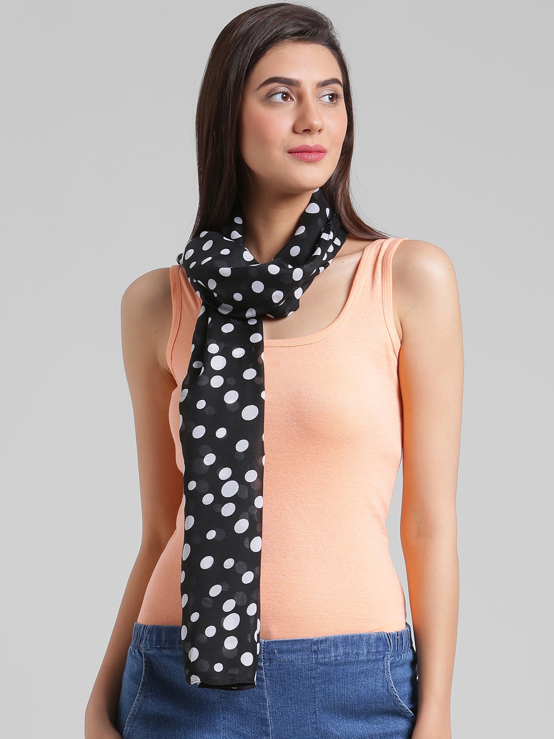 

Trend Arrest Black & White Printed Scarf